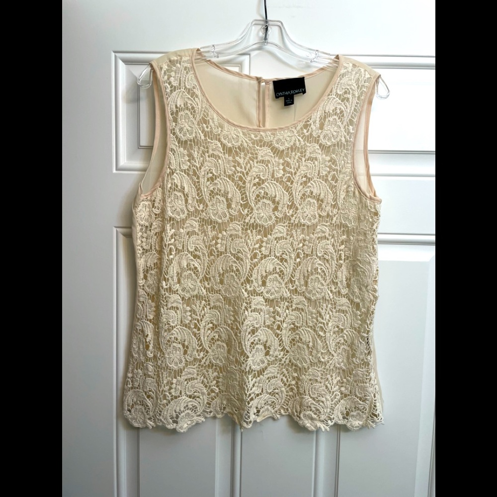 Women’s lace sleeveless top